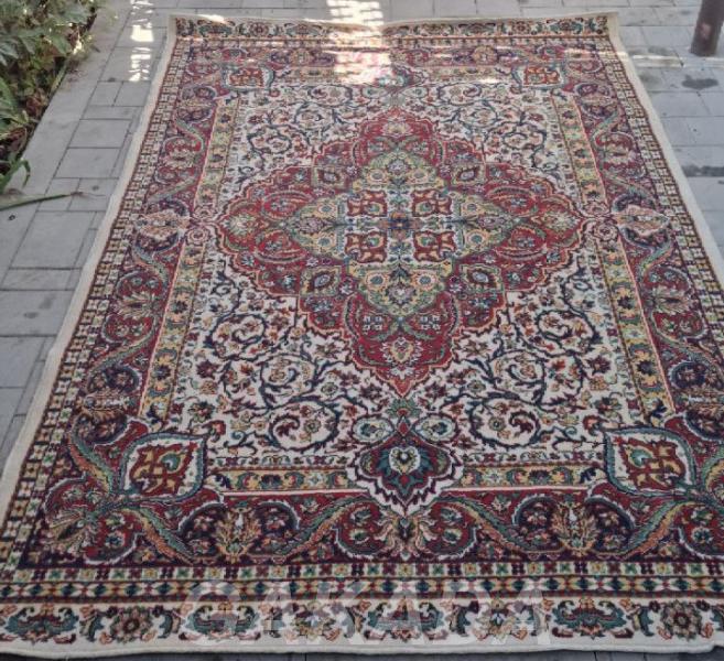 Продам ковер б у в хорошем состоянии, Симферополь