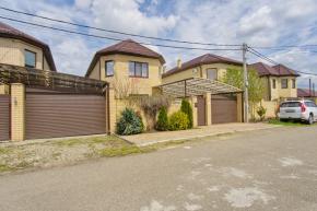 Просторный двухэтажный дом в развитом районе Краснодара