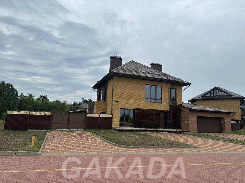 Продам кирпичный дом 253 м на участке 20 соток с газом и к