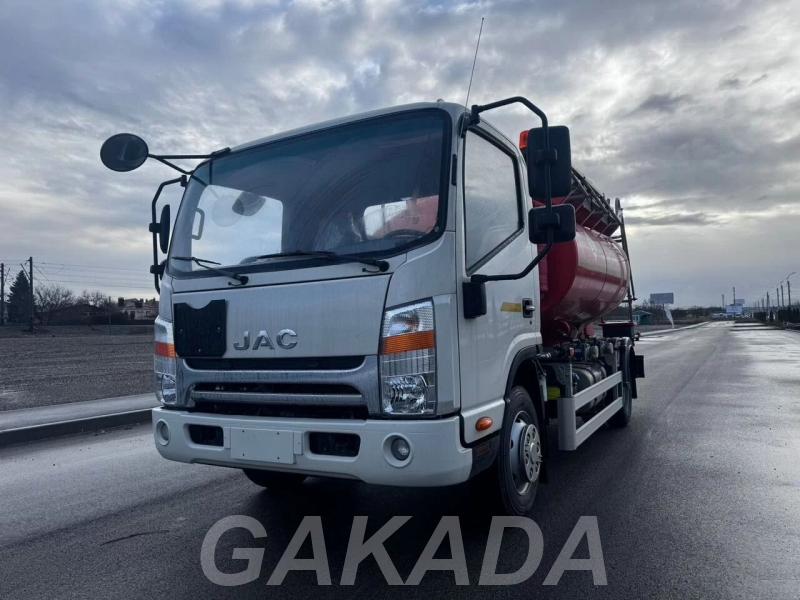 Автотопливозаправщик JAC N 90S 4х2 бочка 6 куб м 2 секции, Вся Россия