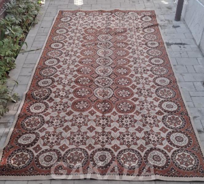 Продам ковер б у 6 в хорошем состоянии, Симферополь