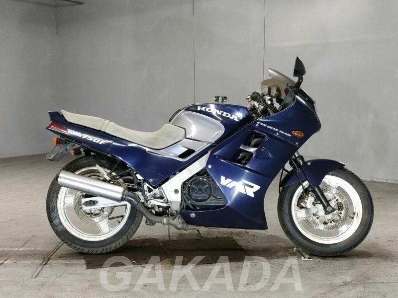 Мотоцикл спорт турист Honda VFR750F рама RC24 модификация