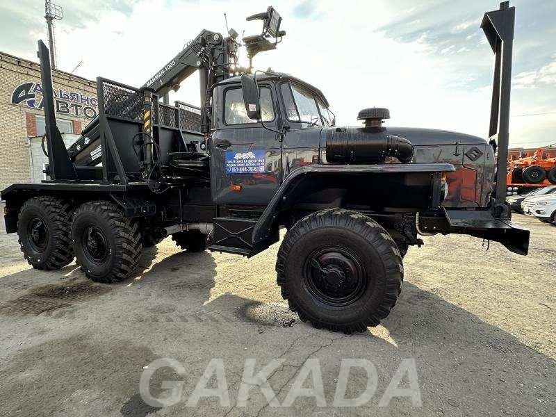 Лесовоз УРАЛ 5557 с новым манипулятором Майман 2026 готов,  Вологда