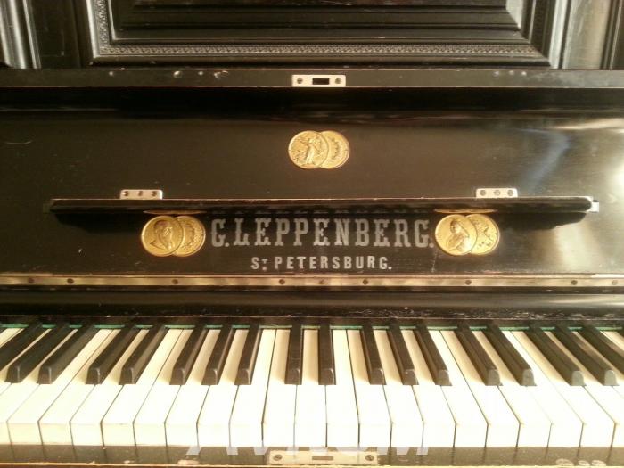 Старинное пианино Leppenberg,  Санкт-Петербург