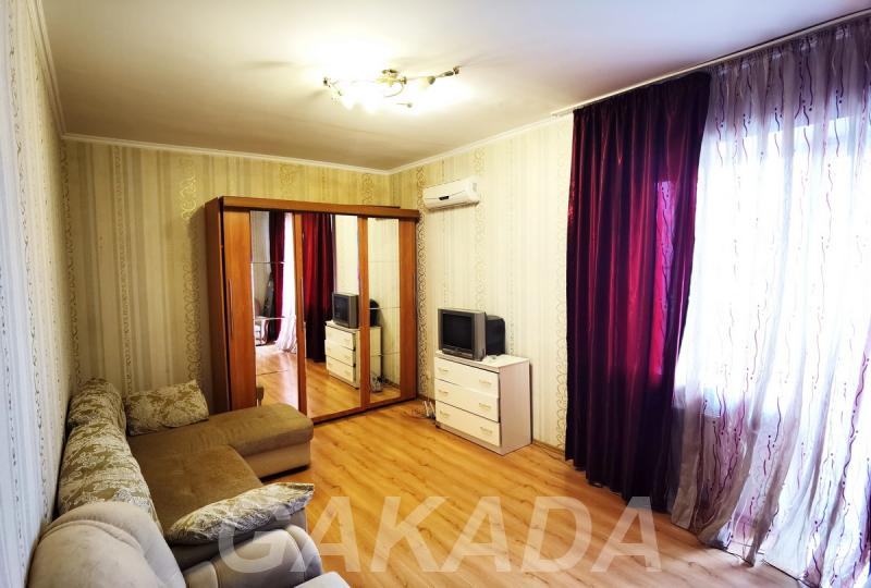 1 комнатная квартира с большой площадью в микрорайоне ККБ,  Краснодар