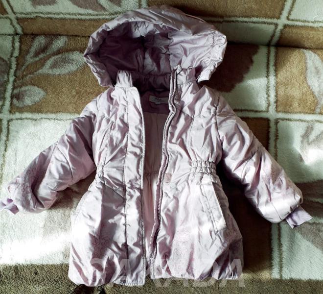Куртка зимняя размер 28 рост 104 немного б у капюшон для девочки,  Екатеринбург